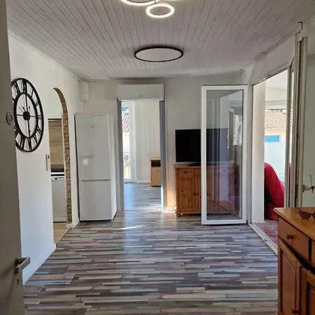 Classé 2 étoiles, 2 Chambres, Rénové, Climatisé